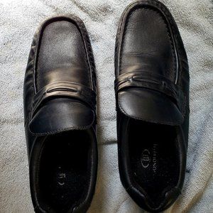 Men's leather dress shoes